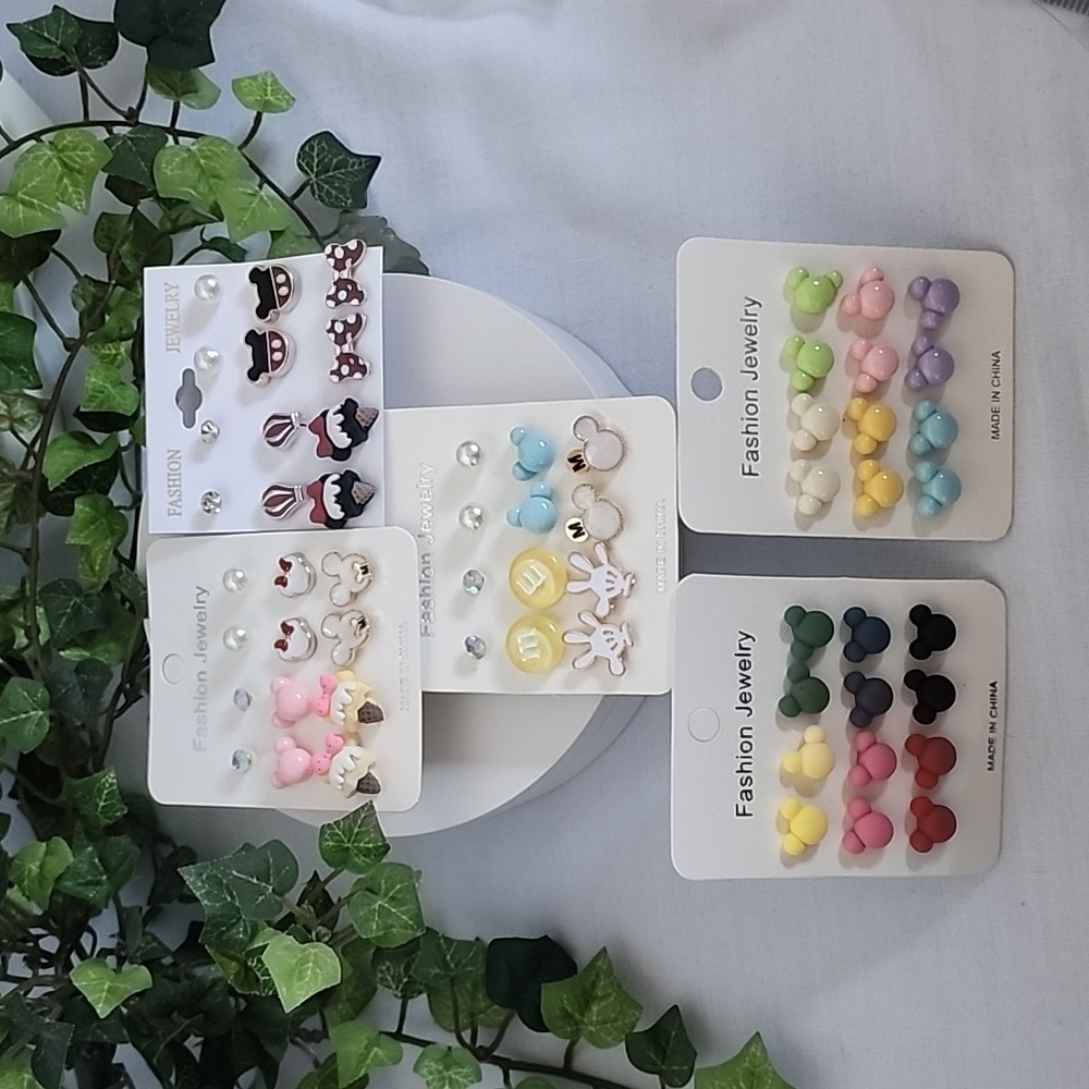 30 pair of Mouse Theme Post Earrings NEW